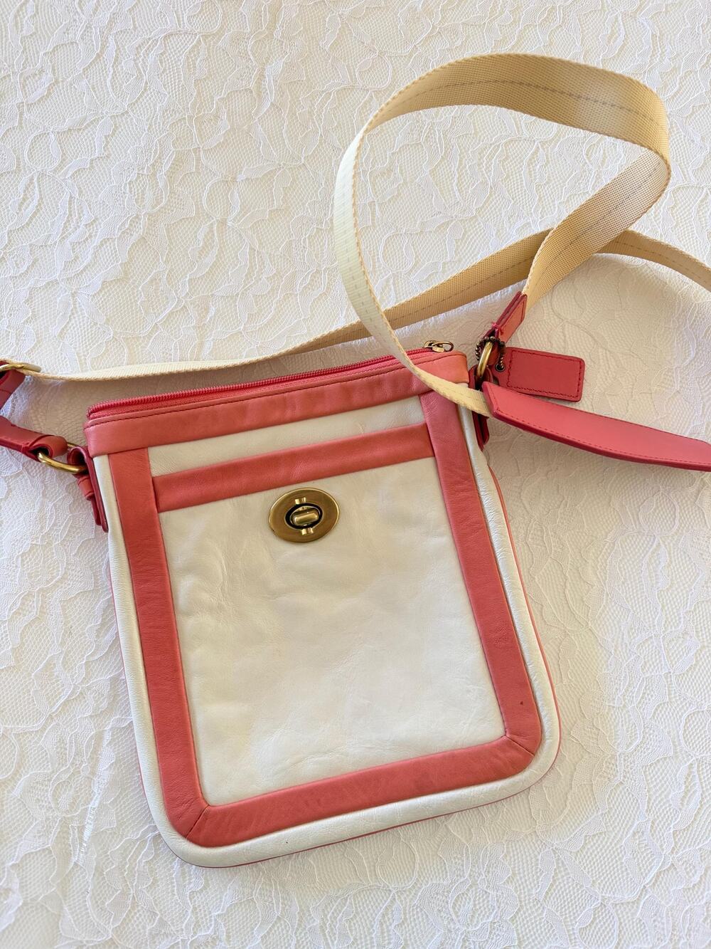 Coach 42643 Cricket Coral White CROSS BODY North South SWINGPACK Shoulder bag